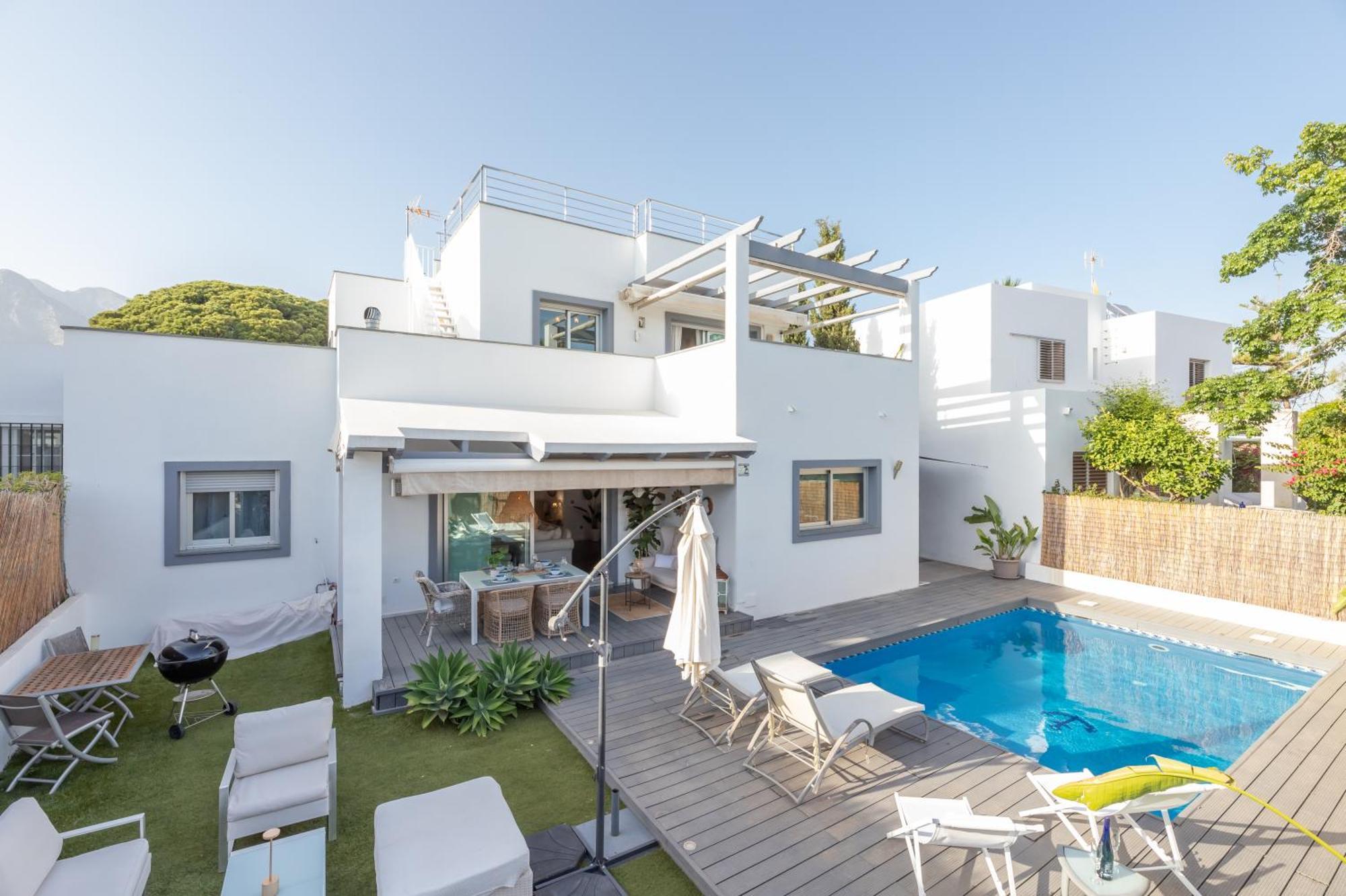 Ivelise , Casco Antiguo Villa Marbella
